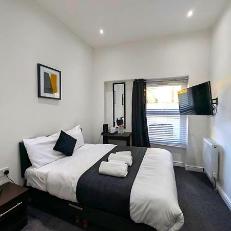 Oyo Firs Lodge London Heathrow Hounslow Kültér fotó