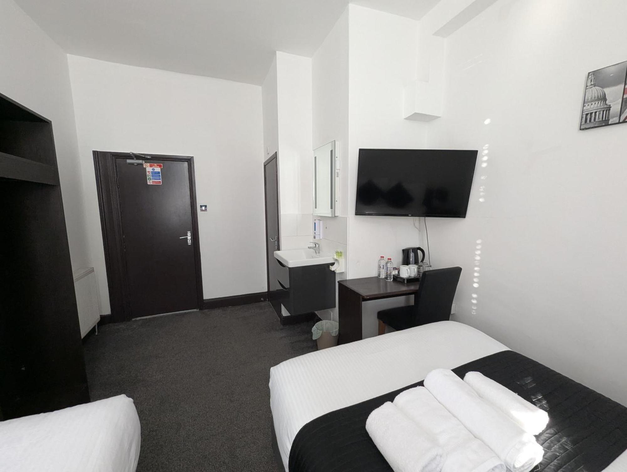 Oyo Firs Lodge London Heathrow Hounslow Kültér fotó