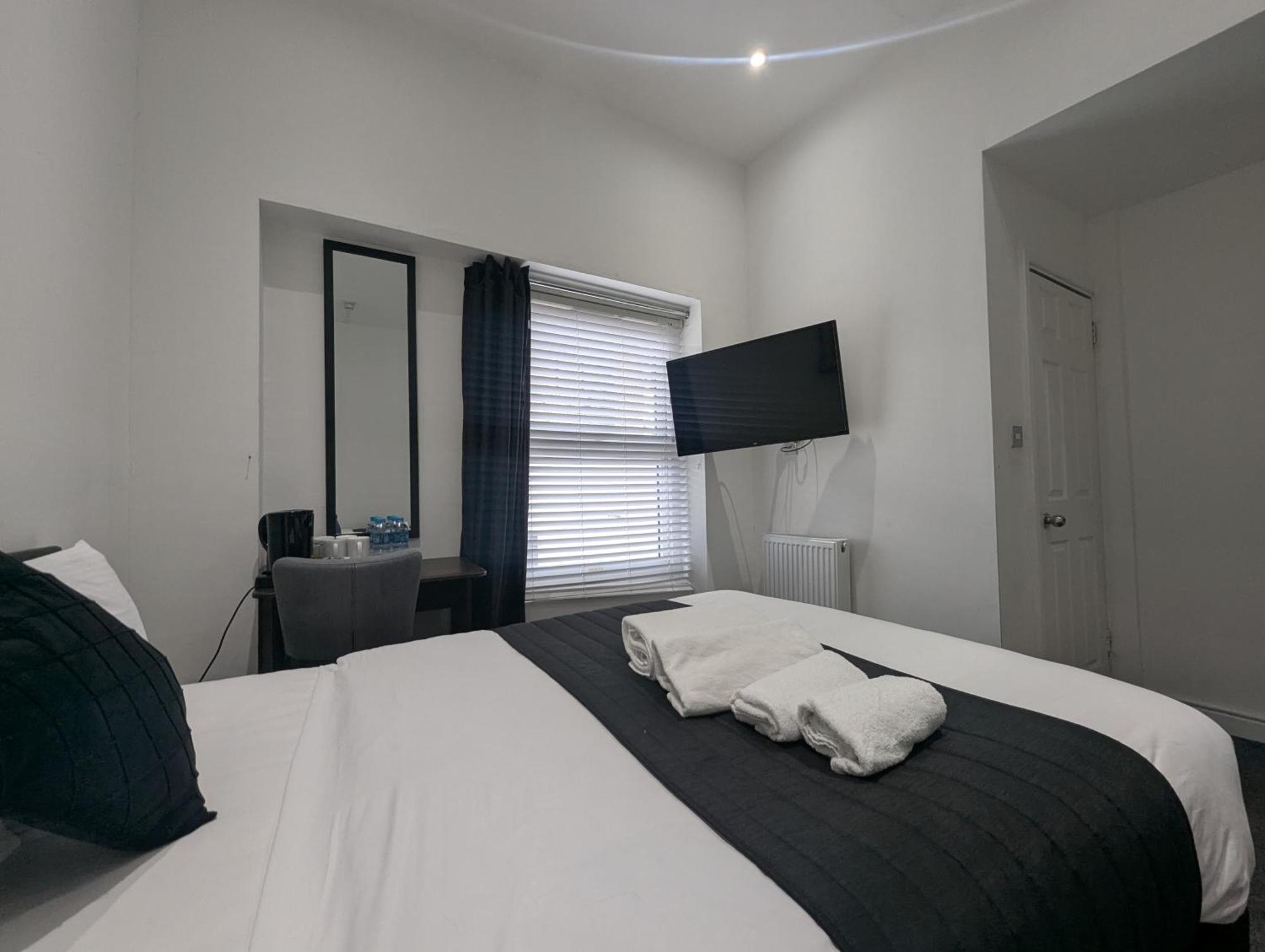 Oyo Firs Lodge London Heathrow Hounslow Kültér fotó
