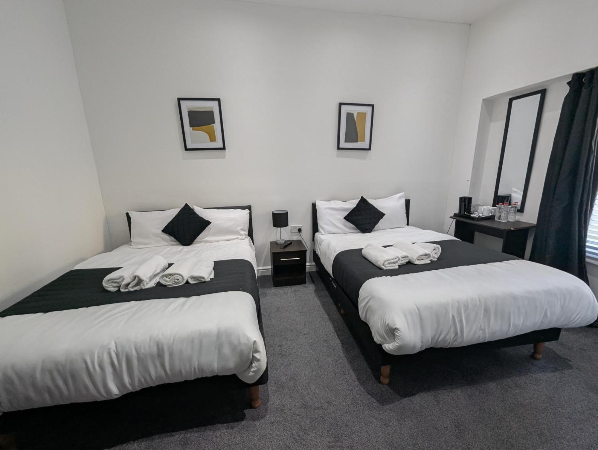 Oyo Firs Lodge London Heathrow Hounslow Kültér fotó