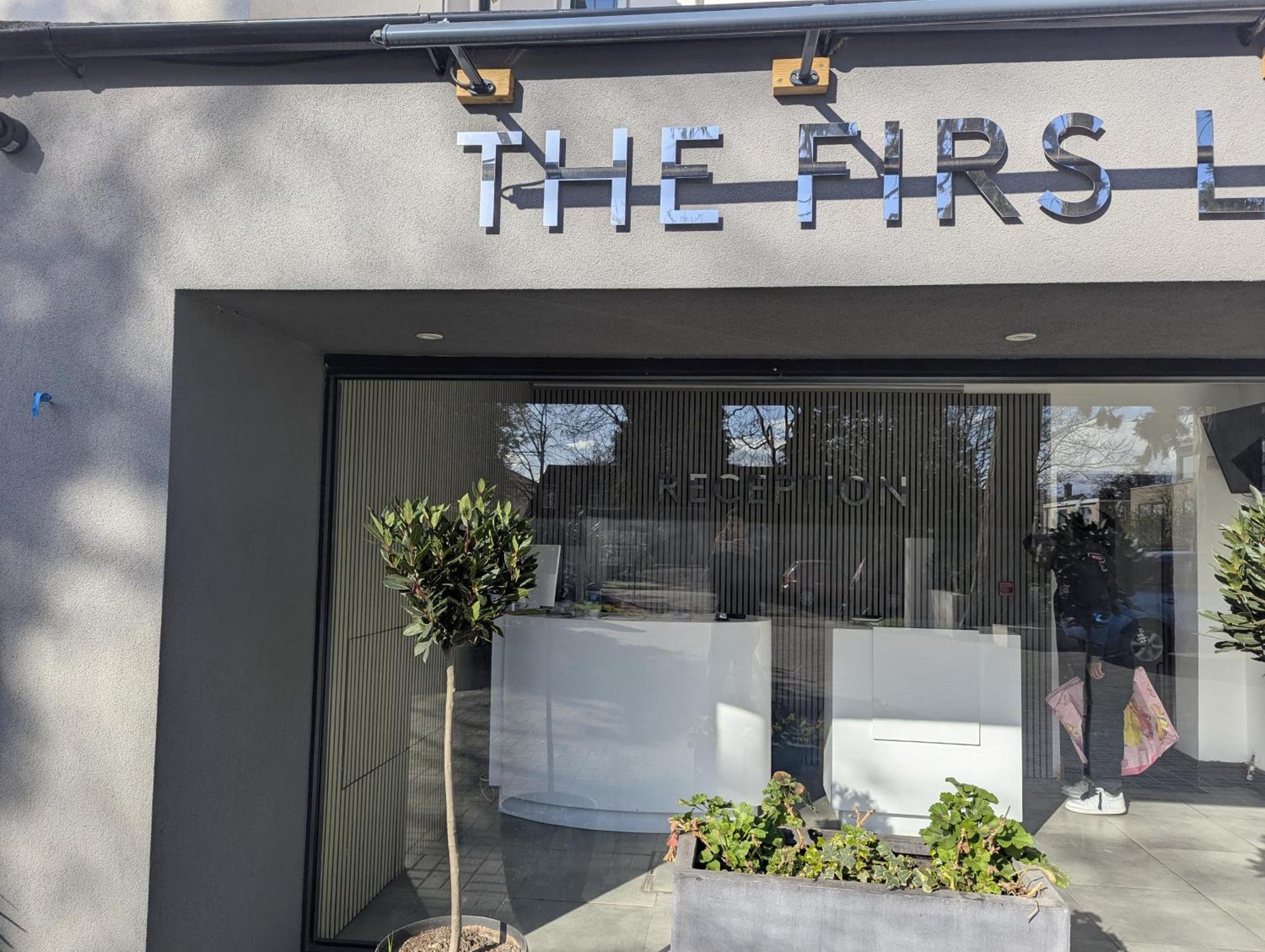 Oyo Firs Lodge London Heathrow Hounslow Kültér fotó