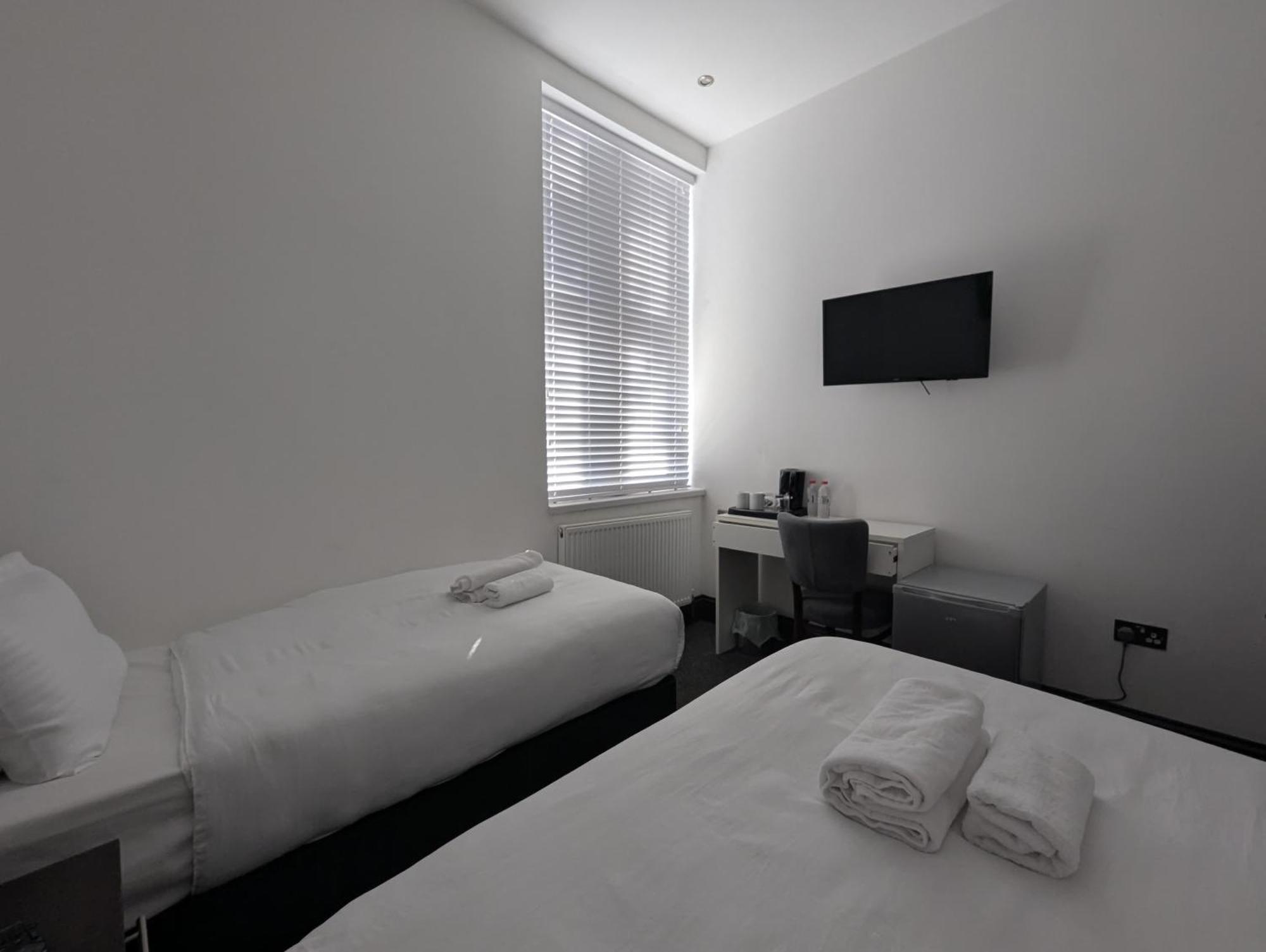 Oyo Firs Lodge London Heathrow Hounslow Kültér fotó