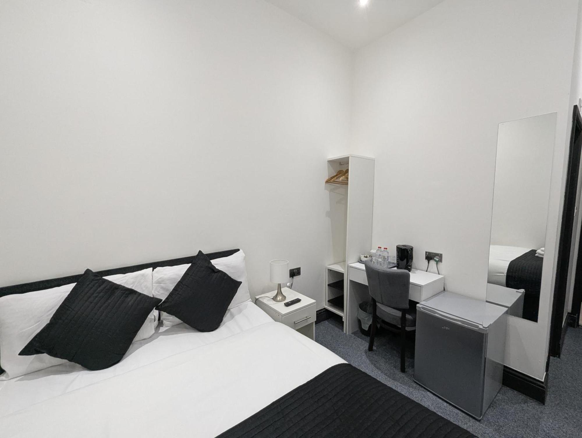 Oyo Firs Lodge London Heathrow Hounslow Kültér fotó