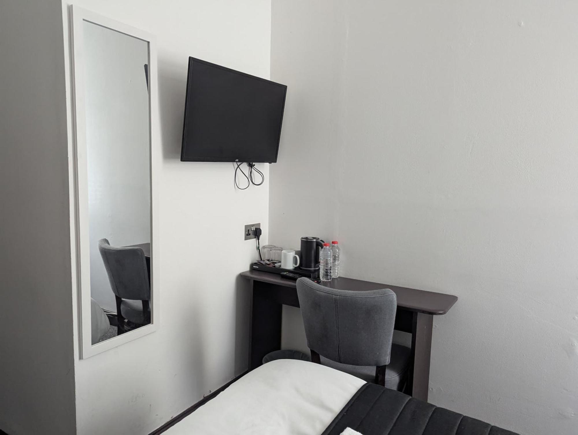 Oyo Firs Lodge London Heathrow Hounslow Kültér fotó