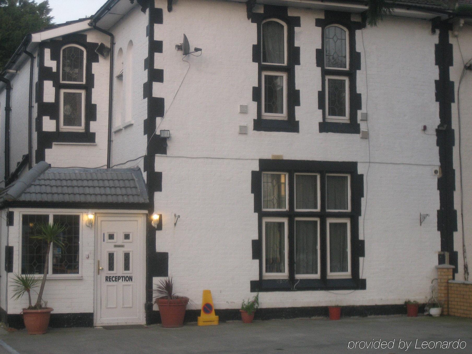 Oyo Firs Lodge London Heathrow Hounslow Kültér fotó
