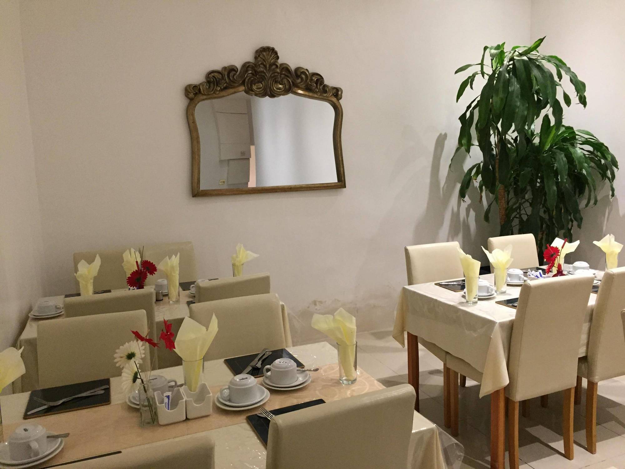 Oyo Firs Lodge London Heathrow Hounslow Kültér fotó